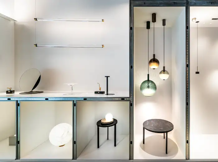 Espai d’exposició de Belight amb il·luminació decorativa, lluminàries de disseny i interiorisme contemporani.