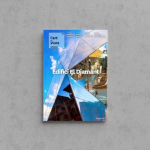 Portada de L'Art de Viure Andorra núm. 109 amb un detall de l'Edifici El Diamant, de façana de vidre facetada que reflecteix el cel