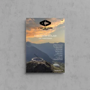 Portada de L'Art de Viure Andorra núm. 131 amb el mirador solar de Tristaina, una plataforma circular al cim d'una carena, sota un cel de posta de sol taronja, sota el títol Mirador solar de Tristaina.